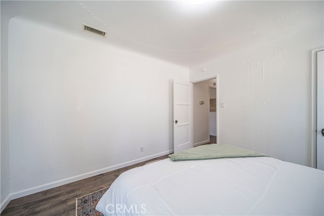 2325 Golden Avenue, Long Beach CA: https://media.crmls.org/medias/4b68bd5f-81f7-4c44-8dac-3046810a85e9.jpg