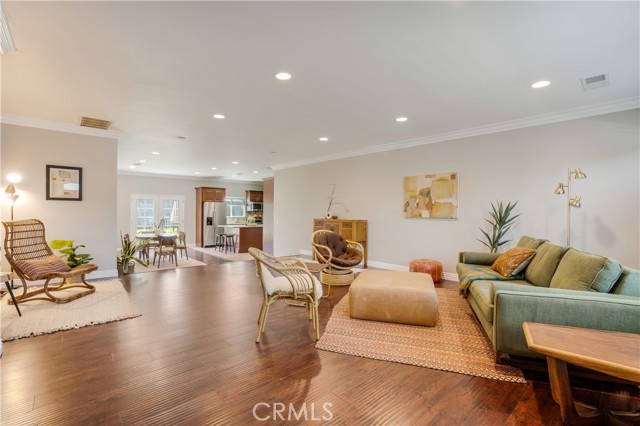 Detail Gallery Image 3 of 21 For 17434 Tiara St, Encino,  CA 91316 - 3 Beds | 2 Baths