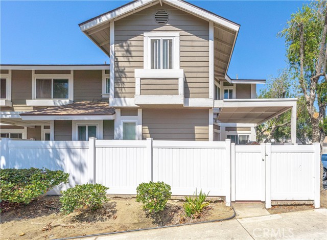 1650 S Campus Avenue, Ontario CA: https://media.crmls.org/medias/4b698bc2-11f5-481d-a403-0f7885a2ff5b.jpg