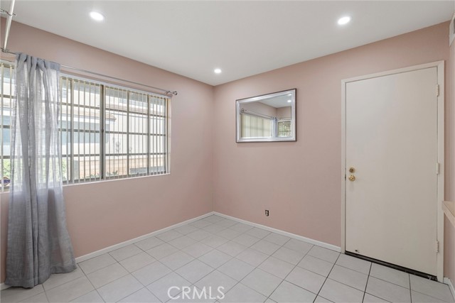 8165 Woodland Dr, Buena Park CA: https://media.crmls.org/medias/4b69dcff-b4a0-4dfd-bf9c-546d85595a19.jpg