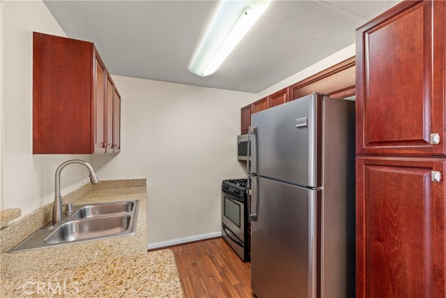 Detail Gallery Image 7 of 52 For 21400 Burbank Bld #313,  Woodland Hills,  CA 91367 - 2 Beds | 2 Baths