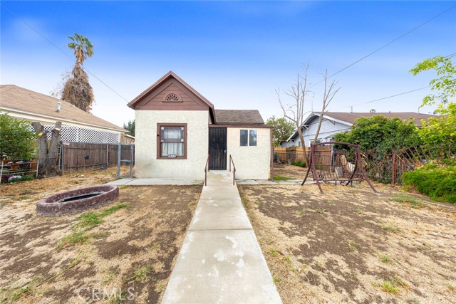 2190 9th Street, Riverside, California 92507, 3 Bedrooms Bedrooms, ,1 BathroomBathrooms,Single Family Residence,For Sale,9th,OC25019572