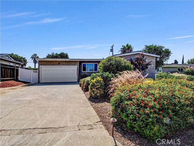 8257 Jadeite Avenue, Rancho Cucamonga CA: https://media.crmls.org/medias/4b6ab5c6-f1db-4f7b-8ec9-65fa0972933b.jpg