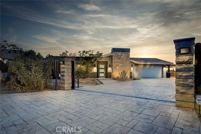 Detail Gallery Image 1 of 44 For 7320 Sherwood Rd, Joshua Tree,  CA 92252 - 3 Beds | 2 Baths