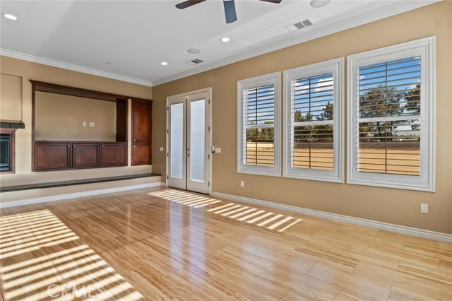 1532 W Avenue N, Palmdale CA: https://media.crmls.org/medias/4b6bc22f-c4a1-4411-8a65-bb8368c256fe.jpg