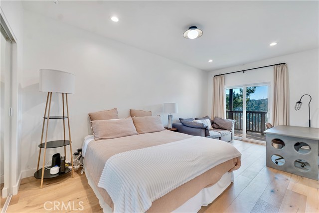 Detail Gallery Image 26 of 34 For 6413 La Punta Dr, Los Angeles,  CA 90068 - 4 Beds | 2/1 Baths