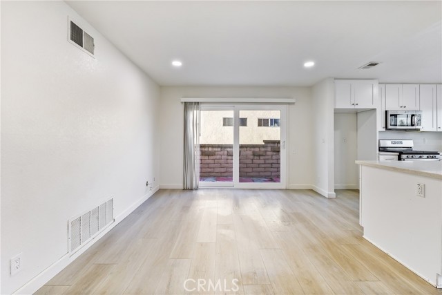 Detail Gallery Image 4 of 21 For 23412 Ancia, Mission Viejo,  CA 92691 - 3 Beds | 2 Baths