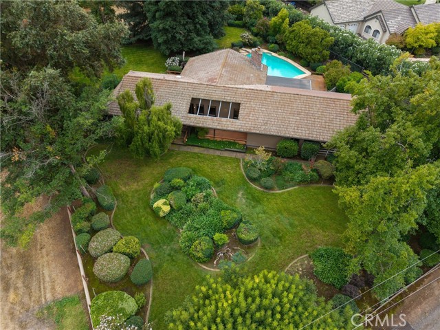 55 Roseanna Court, Chico CA: https://media.crmls.org/medias/4b6cc073-0540-4fc6-8f41-03985f3ad6e7.jpg