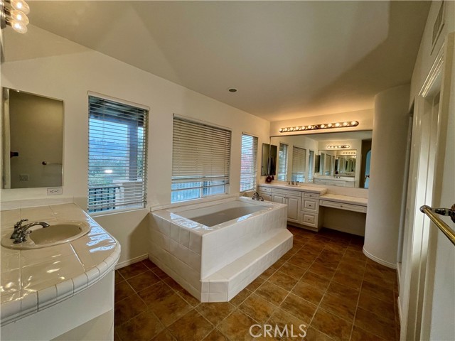 Detail Gallery Image 18 of 36 For 15 Sunningdale, Coto de Caza,  CA 92679 - 4 Beds | 4/1 Baths