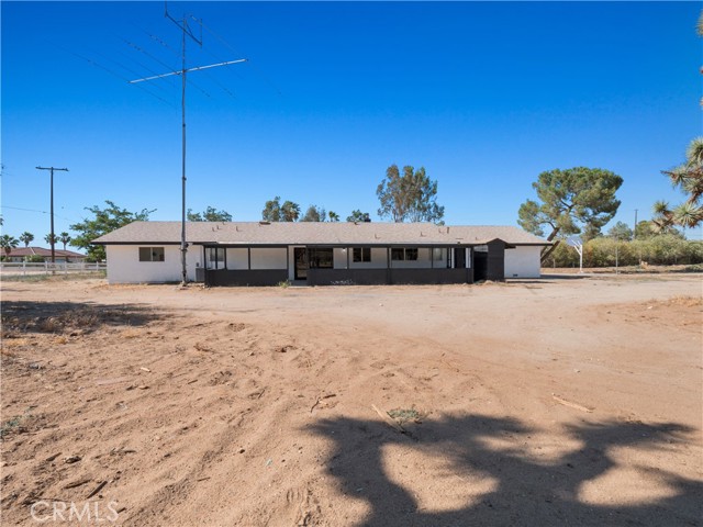 2350 W Avenue N12, Palmdale CA: https://media.crmls.org/medias/4b6d9312-6937-460c-80b4-3b571999c682.jpg