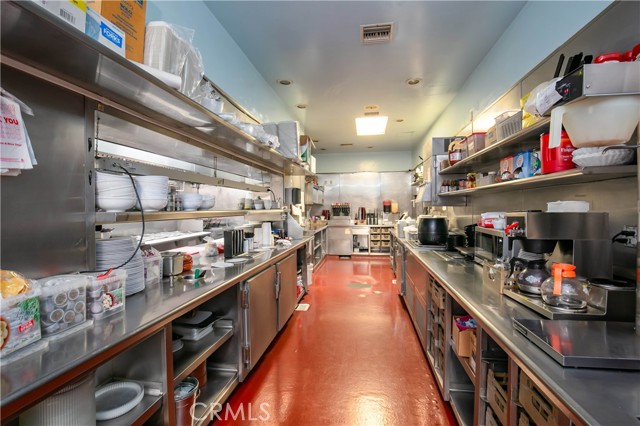 2162 E Palmdale Boulevard, Palmdale CA: https://media.crmls.org/medias/4b6da1d2-8bd2-4bef-a063-9c509379558d.jpg