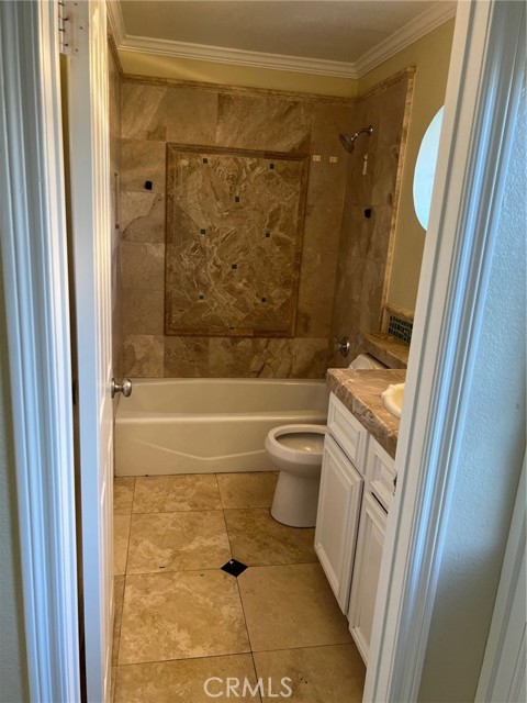 Detail Gallery Image 10 of 14 For 9326 Bunny Ln, Fontana,  CA 92335 - 4 Beds | 3 Baths