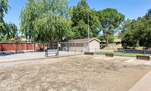 Detail Gallery Image 59 of 66 For 26832 Avenue of the Oaks #D,  Newhall,  CA 91321 - 2 Beds | 2 Baths