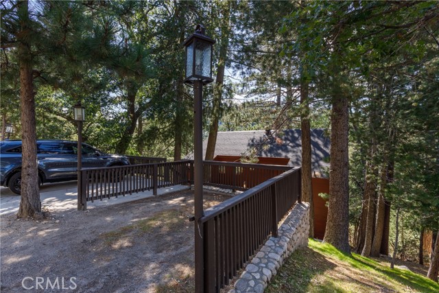 1370 Calgary Drive, Lake Arrowhead CA: https://media.crmls.org/medias/4b6ececb-75ef-4872-9cd3-30a5d18b12f5.jpg