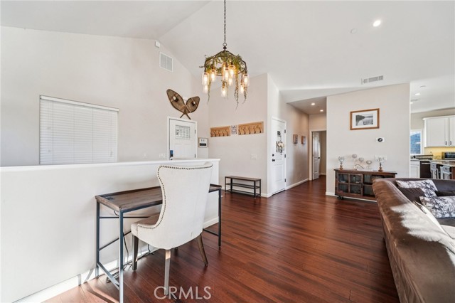 Detail Gallery Image 6 of 56 For 26845 Modoc Ln, Lake Arrowhead,  CA 92352 - 4 Beds | 3/1 Baths