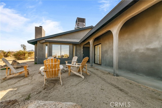 Detail Gallery Image 4 of 67 For 7119 Saddleback Rd, Joshua Tree,  CA 92252 - 4 Beds | 3 Baths
