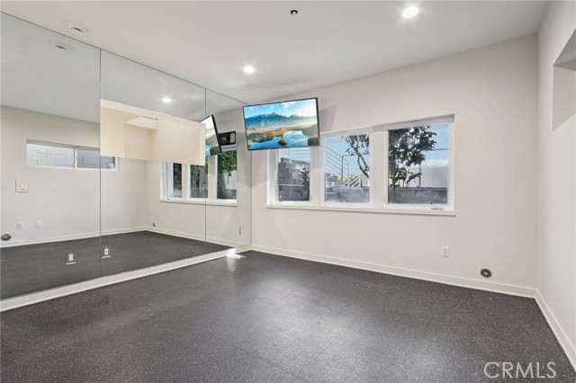 Detail Gallery Image 32 of 75 For 13424 Contour Dr, Sherman Oaks,  CA 91423 - 3 Beds | 4 Baths