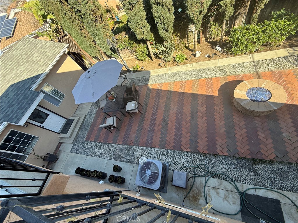 https://media.crmls.org/medias/4b70cda6-833f-4e3e-82f6-76776b2138fd.jpg?preset=X-Large