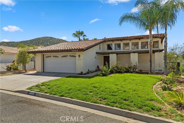 Detail Gallery Image 2 of 42 For 30619 Early Round Dr, Canyon Lake,  CA 92587 - 3 Beds | 2/1 Baths