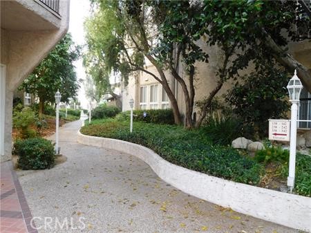 Detail Gallery Image 4 of 32 For 5333 Zelzah Ave #239,  Encino,  CA 91316 - 2 Beds | 2 Baths