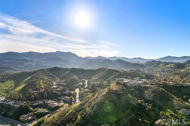 1196 Landsburn Circle, Westlake Village CA: https://media.crmls.org/medias/4b73127d-da7d-49e8-9e11-d3013b6c8c25.jpg