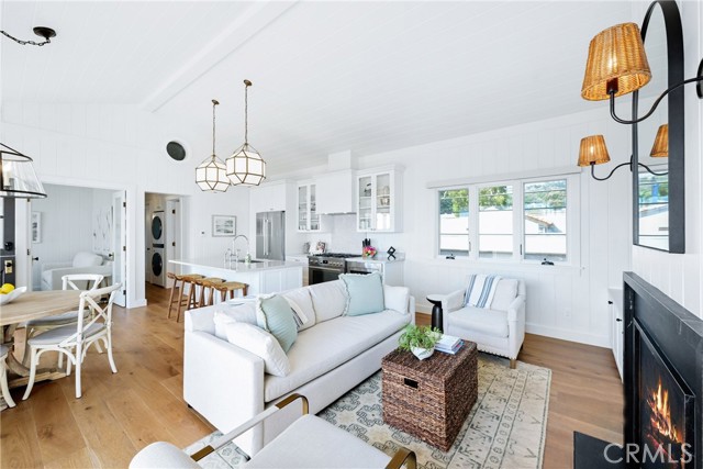 Detail Gallery Image 16 of 43 For 360 Cliff, Laguna Beach,  CA 92651 - 3 Beds | 3 Baths