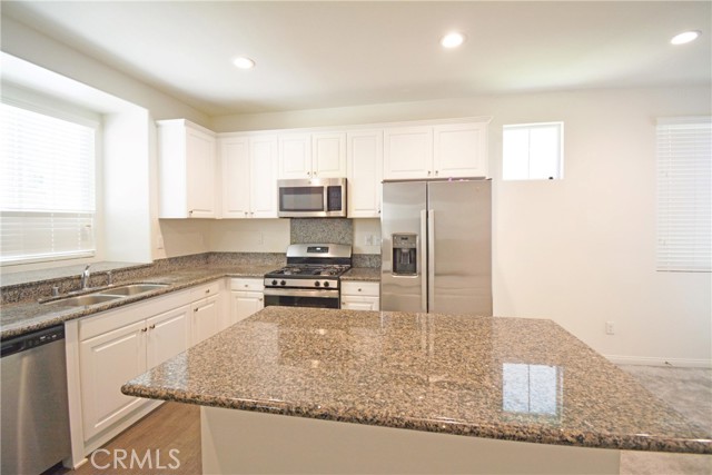 Detail Gallery Image 6 of 32 For 16171 Paddock Ave, Chino,  CA 91708 - 3 Beds | 2/1 Baths