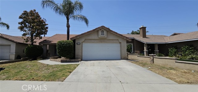 Detail Gallery Image 1 of 13 For 12050 Countryside Dr, Fontana,  CA 92337 - 3 Beds | 2 Baths