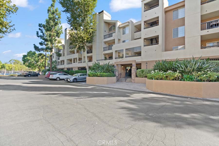 5515 Canoga Avenue #321