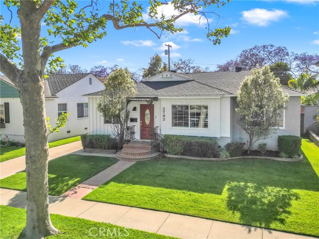 3743 N Studebaker Road, Long Beach CA: https://media.crmls.org/medias/4b74f0f5-662f-4d2a-9981-101d2fde6245.jpg