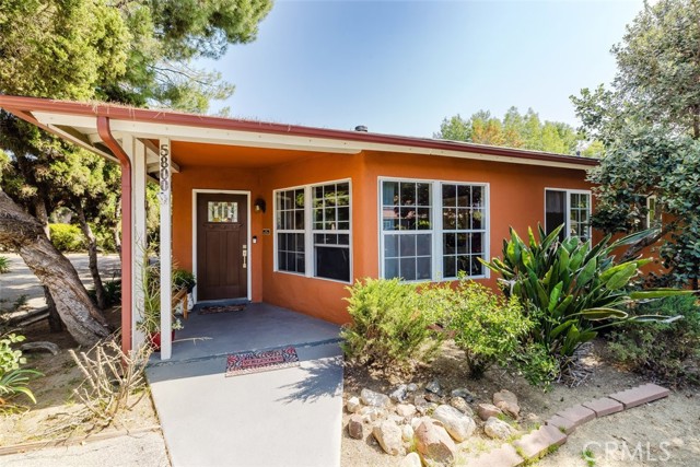 5800 Winnetka Avenue, Woodland Hills CA: https://media.crmls.org/medias/4b758033-eaa6-4448-8a59-ad79ad2b3f0d.jpg