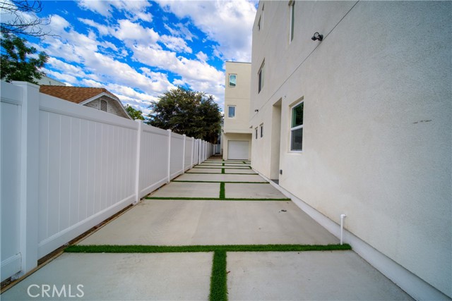 Detail Gallery Image 15 of 19 For 257 S Avenue 54 #1/4,  Los Angeles,  CA 90042 - 4 Beds | 4/1 Baths