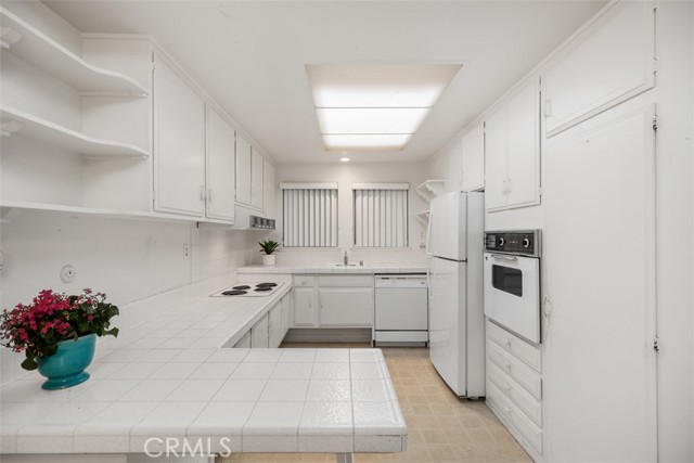 Detail Gallery Image 15 of 39 For 2319 via Puerta #O,  Laguna Woods,  CA 92637 - 2 Beds | 2 Baths