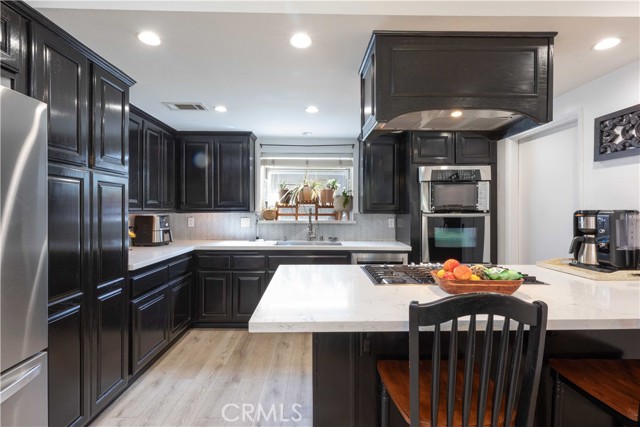 19922 Carmania Lane, Huntington Beach CA: https://media.crmls.org/medias/4b76e41e-4268-4c10-aa50-912e1712d75a.jpg