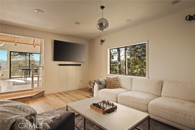201 Grizzly, Lake Arrowhead, CA 92352