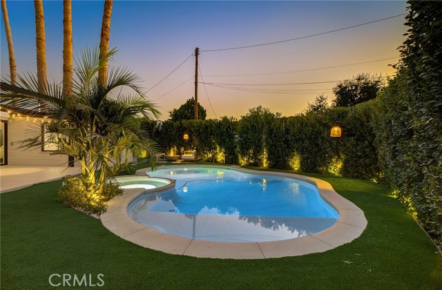 Detail Gallery Image 15 of 66 For 8161 Encino Ave, Northridge,  CA 91325 - 4 Beds | 3 Baths