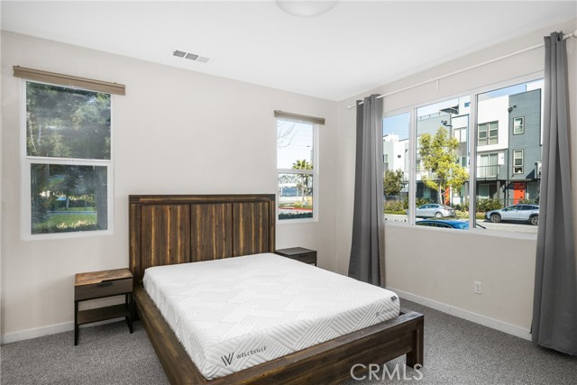 Detail Gallery Image 7 of 31 For 143 Citysquare, Irvine,  CA 92614 - 4 Beds | 3/1 Baths