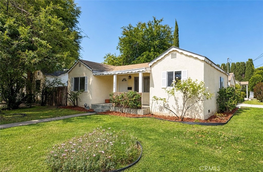 Duplex at 5759 Hazeltine