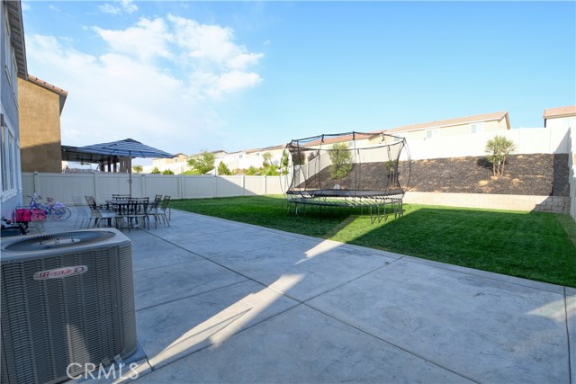 14144 Versilla Drive, Beaumont CA: https://media.crmls.org/medias/4b79bd03-e15c-4118-b2dd-984e2f3cc82a.jpg