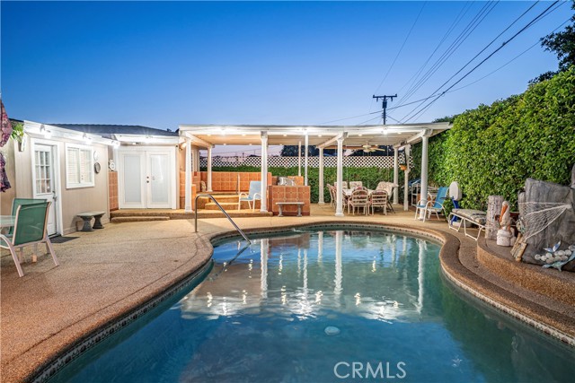 2033 E Duell Street, Glendora CA: https://media.crmls.org/medias/4b79bd05-ed8a-4c78-8fbc-1952a3c92f5e.jpg