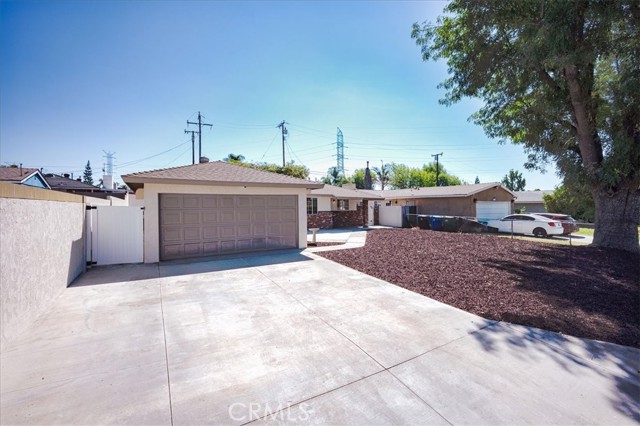 5718 N Galanto, Azusa CA: https://media.crmls.org/medias/4b7b2849-dc9b-4658-9c6f-3a769ef516c3.jpg