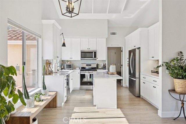 215 Meadowlark Road, Paso Robles CA: https://media.crmls.org/medias/4b7c7301-d398-4824-8122-82d9ea3ddc92.jpg
