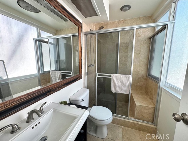 Detail Gallery Image 11 of 19 For 540 Kelton #502,  Los Angeles,  CA 90024 - 2 Beds | 2/1 Baths
