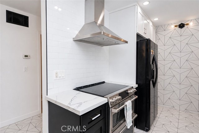 12720 Burbank, 305 photo 10