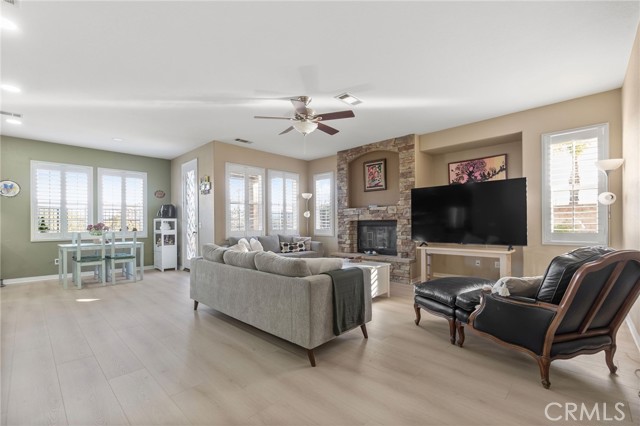 Detail Gallery Image 6 of 40 For 39396 Shree, Temecula,  CA 92591 - 4 Beds | 3/1 Baths