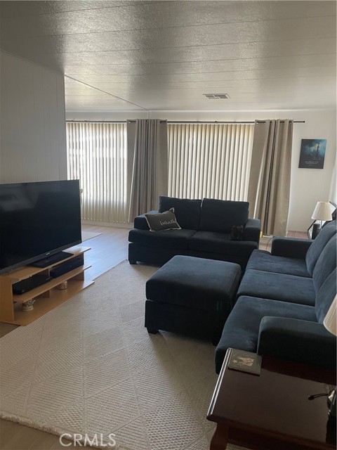 Detail Gallery Image 2 of 16 For 4095 Fruit St #870,  La Verne,  CA 91750 - 2 Beds | 2 Baths