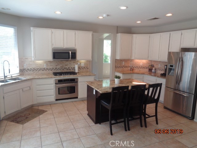 32501 Sprucewood Way, Lake Elsinore CA: https://media.crmls.org/medias/4b7f3725-5e37-441b-b84a-671a620070ec.jpg