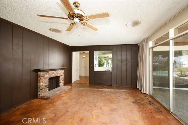 1075 Pine Oak Lane, Pasadena CA: https://media.crmls.org/medias/4b7f8a5a-8285-4edf-b9ef-b3db8ee53935.jpg