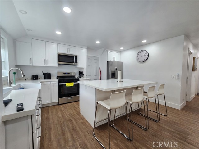 Detail Gallery Image 3 of 9 For 1819 W 2nd, Santa Ana,  CA 92703 - 3 Beds | 2 Baths