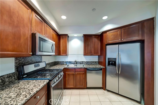 Detail Gallery Image 18 of 75 For 15206 Burbank Bld #209,  Sherman Oaks,  CA 91411 - 2 Beds | 2/1 Baths